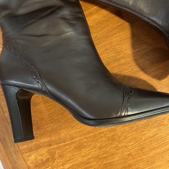 NATURALIZER  Women’s Boots  LEATHER Size 7W  color Brown Heels 3.5” - Picture 6 of 16